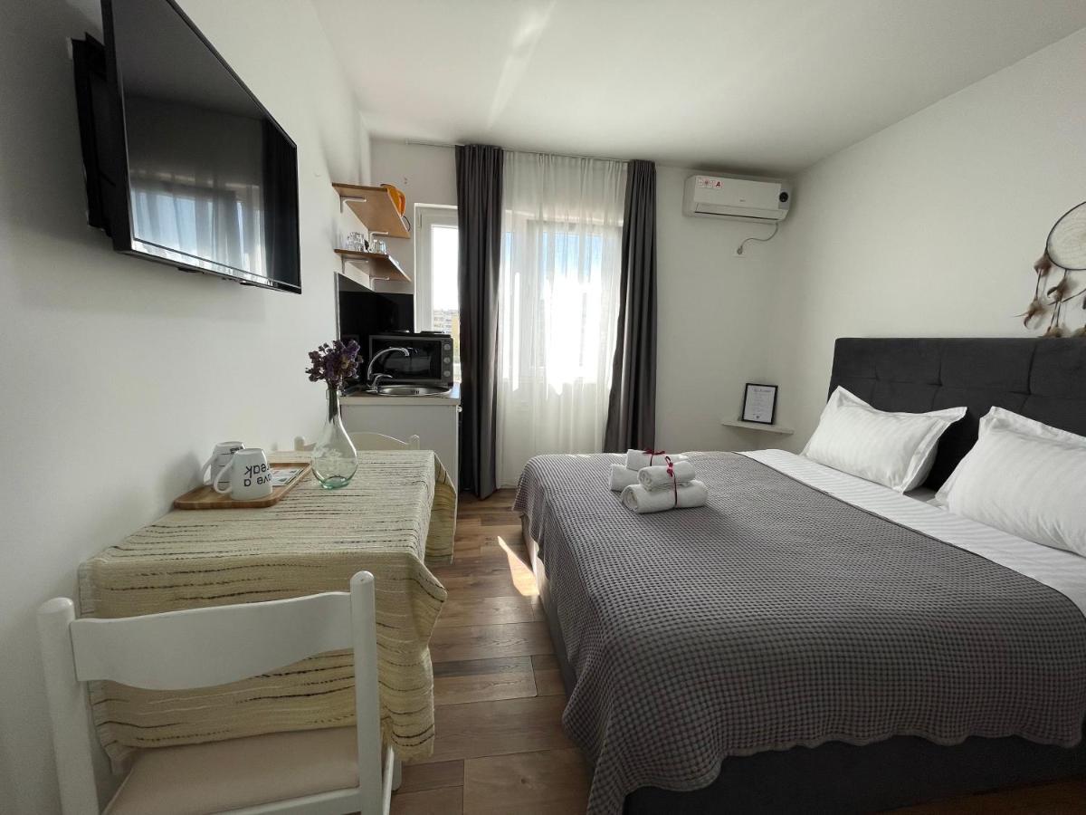Central Studio Apartments Tirana Exterior photo