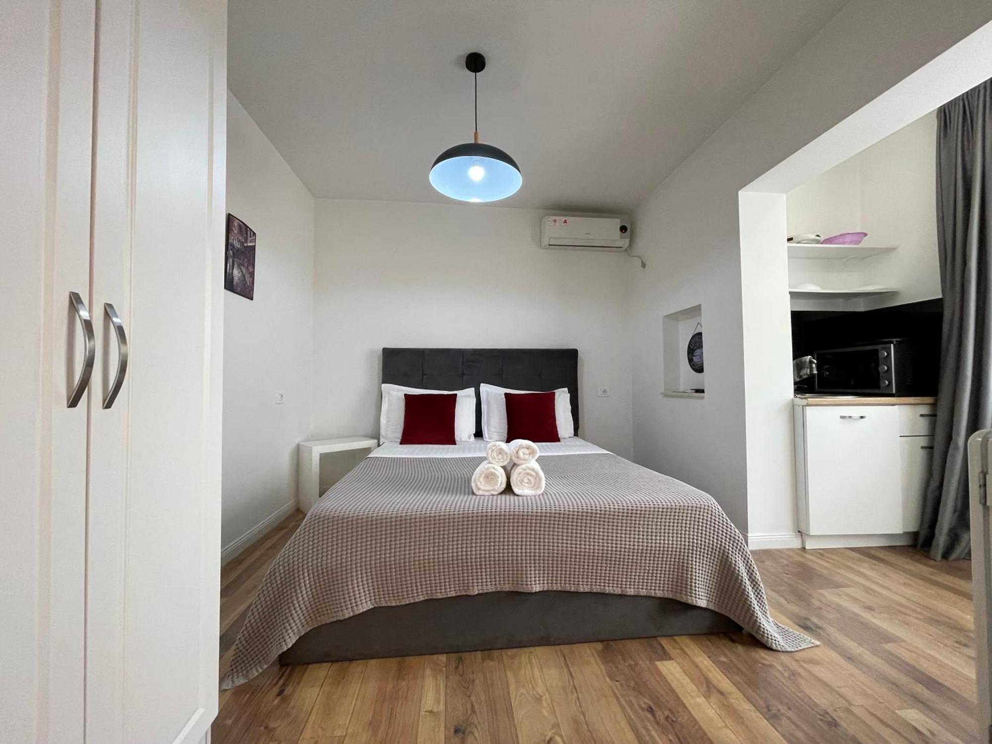 Central Studio Apartments Tirana Exterior photo